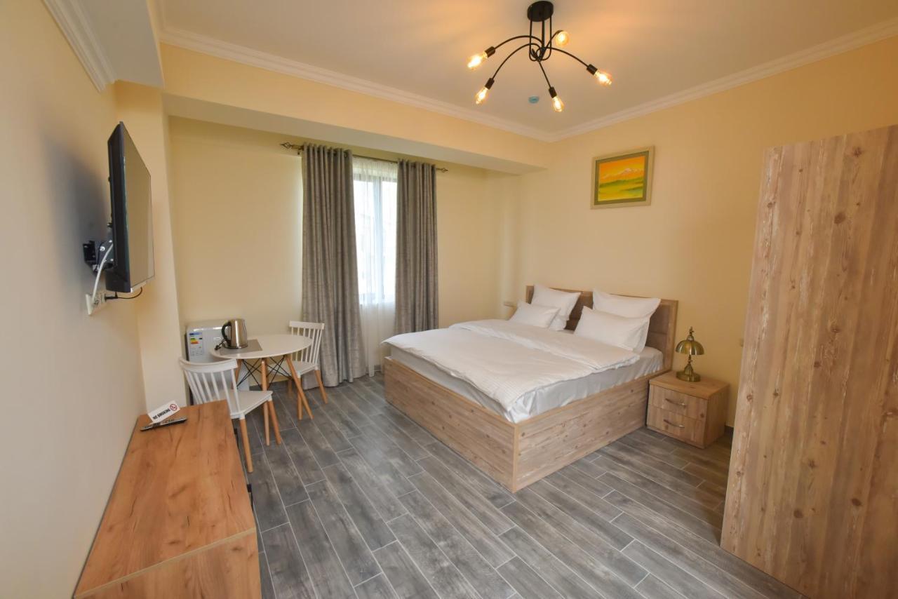 Altunyan Hotel Erywań Zewnętrze zdjęcie