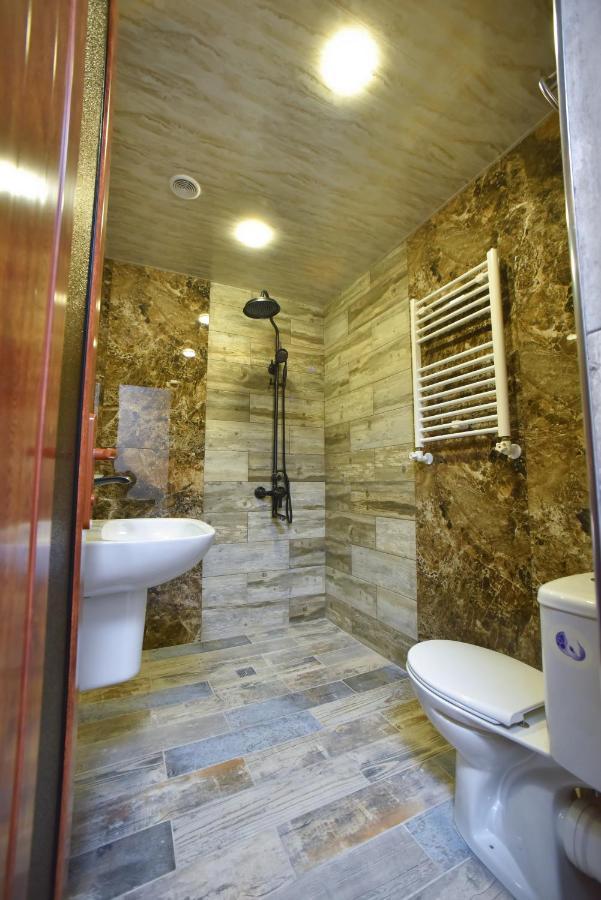 Altunyan Hotel Erywań Zewnętrze zdjęcie
