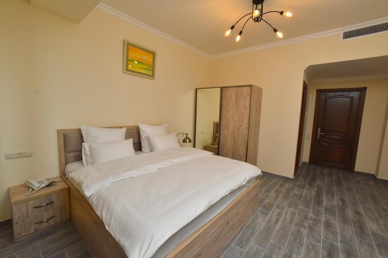 Altunyan Hotel Erywań Zewnętrze zdjęcie