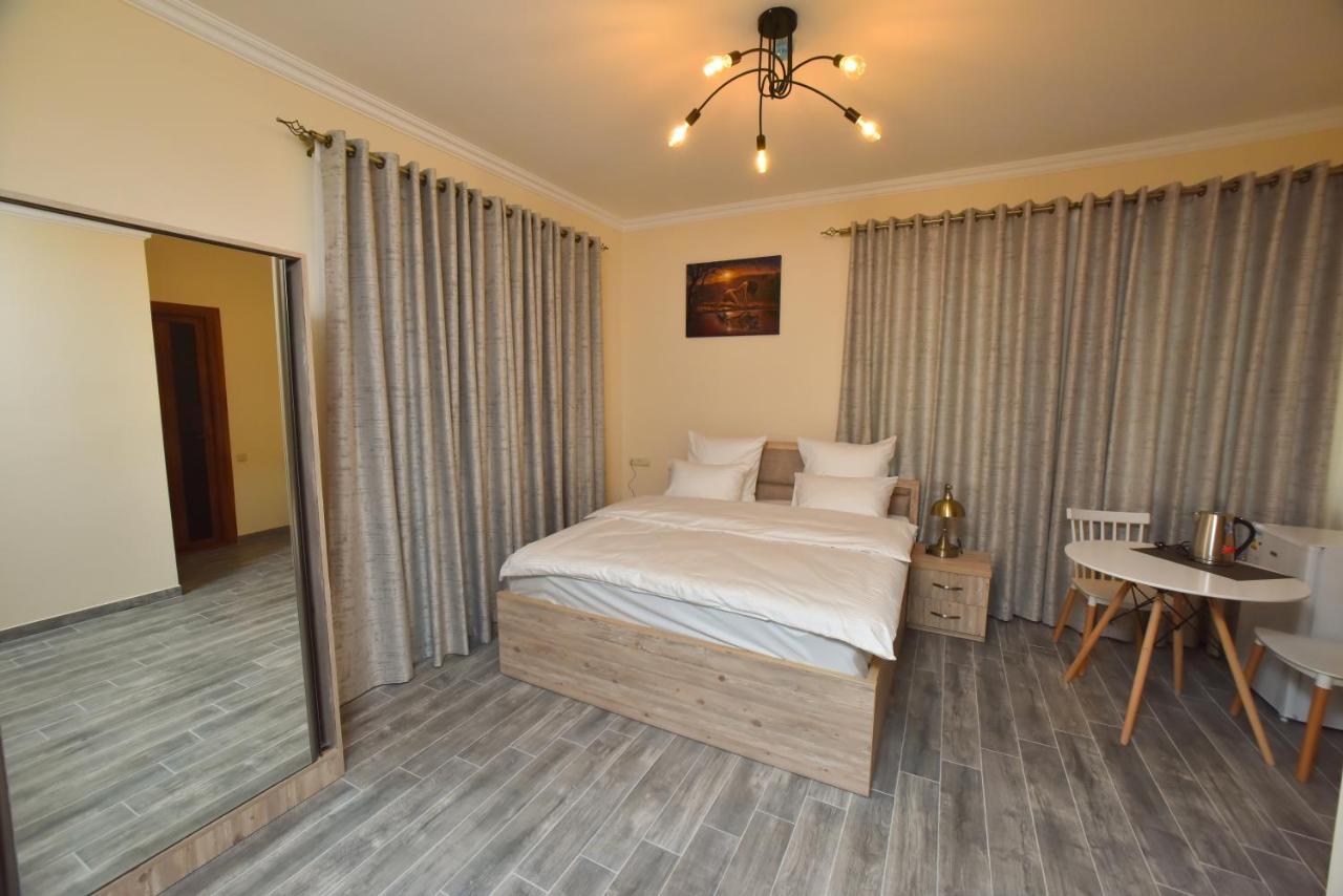 Altunyan Hotel Erywań Zewnętrze zdjęcie