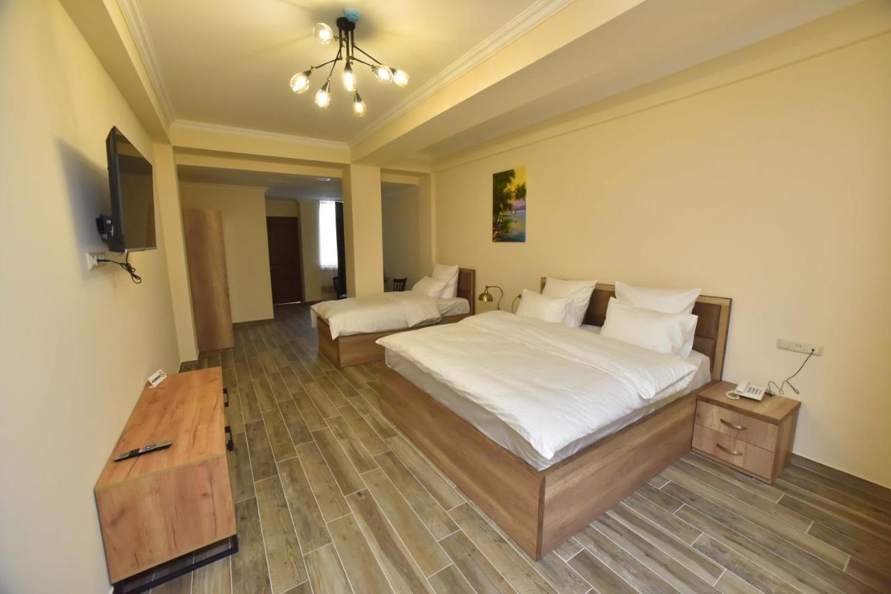 Altunyan Hotel Erywań Zewnętrze zdjęcie