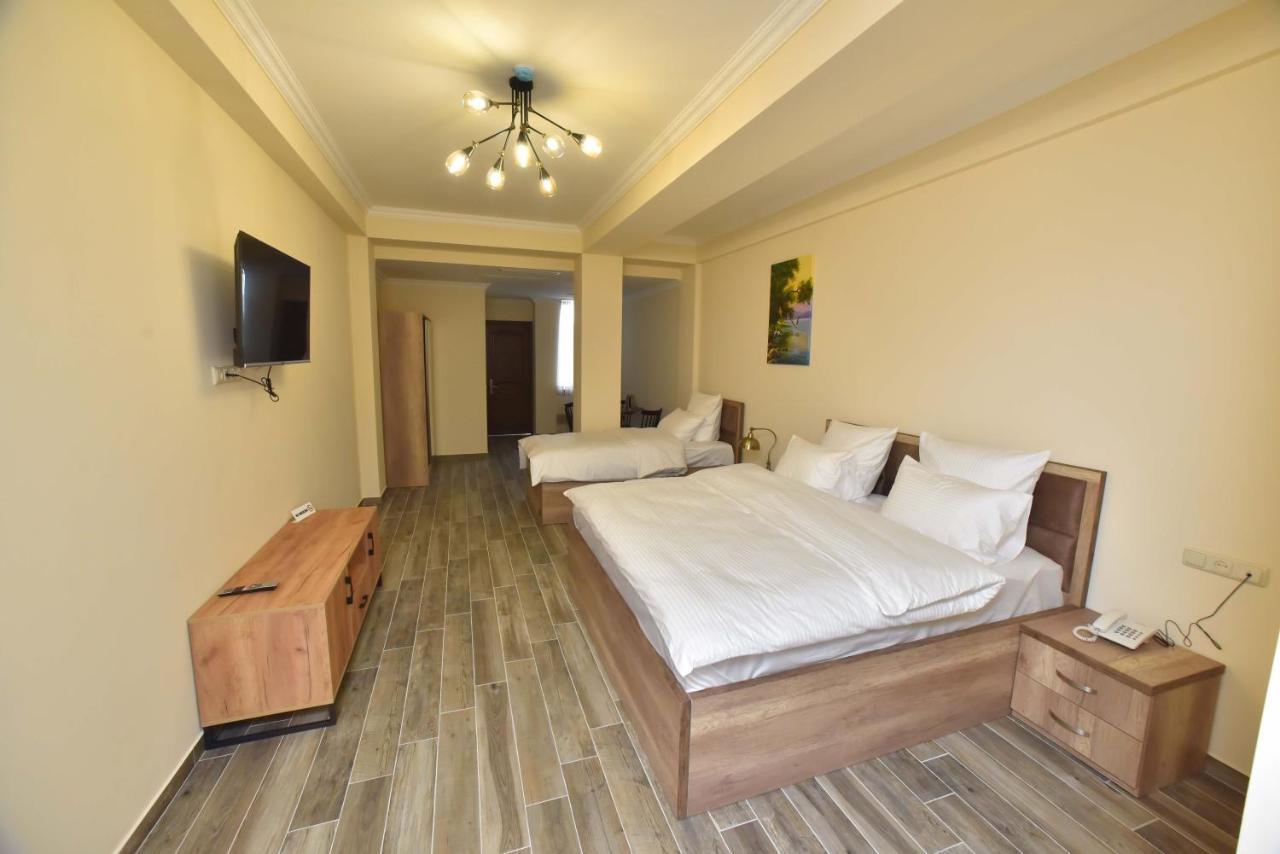 Altunyan Hotel Erywań Zewnętrze zdjęcie