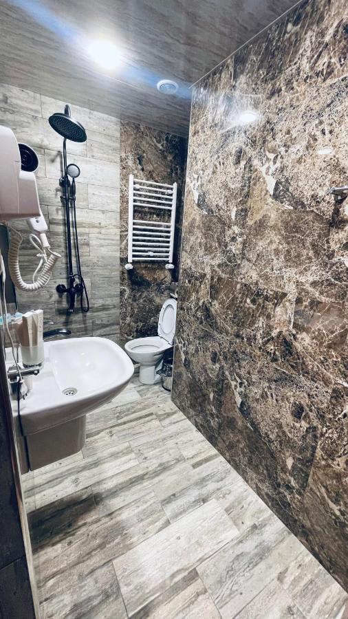 Altunyan Hotel Erywań Zewnętrze zdjęcie