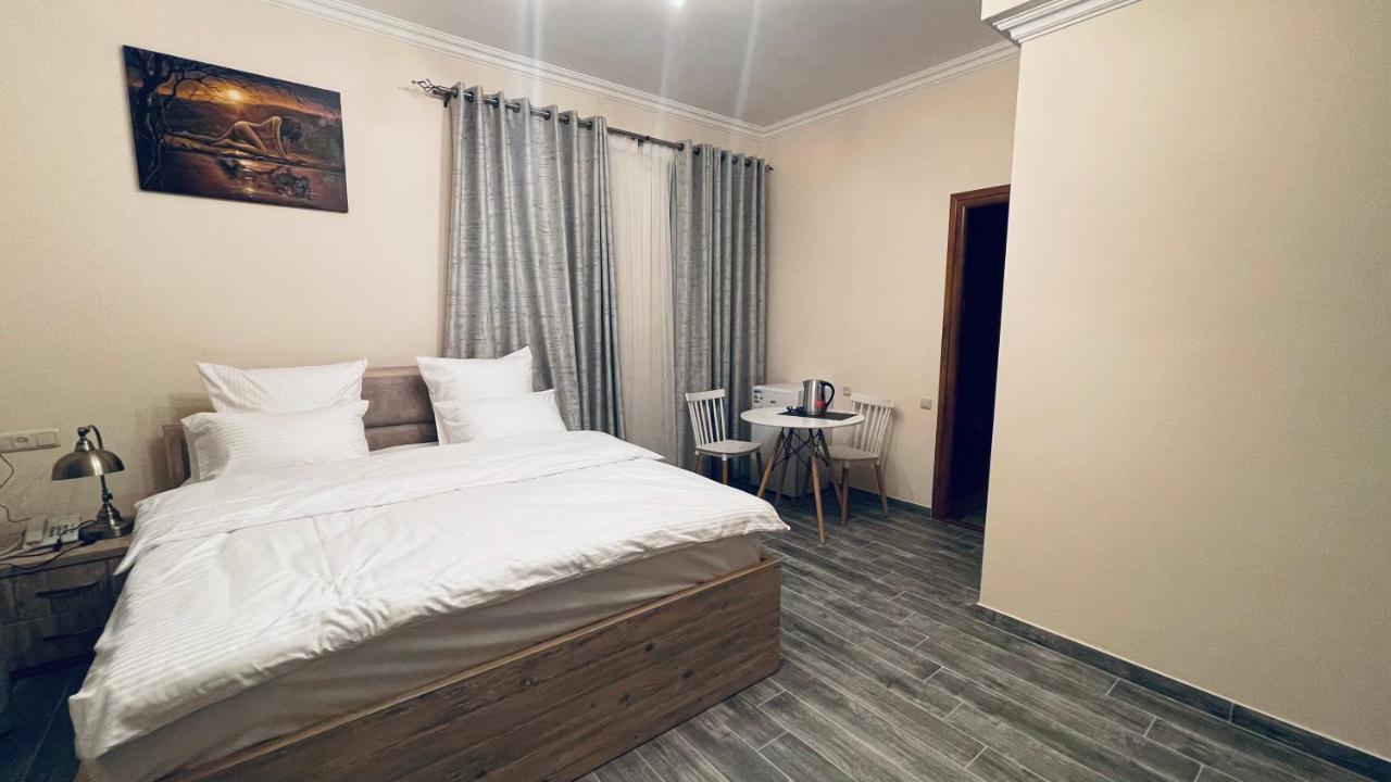 Altunyan Hotel Erywań Zewnętrze zdjęcie