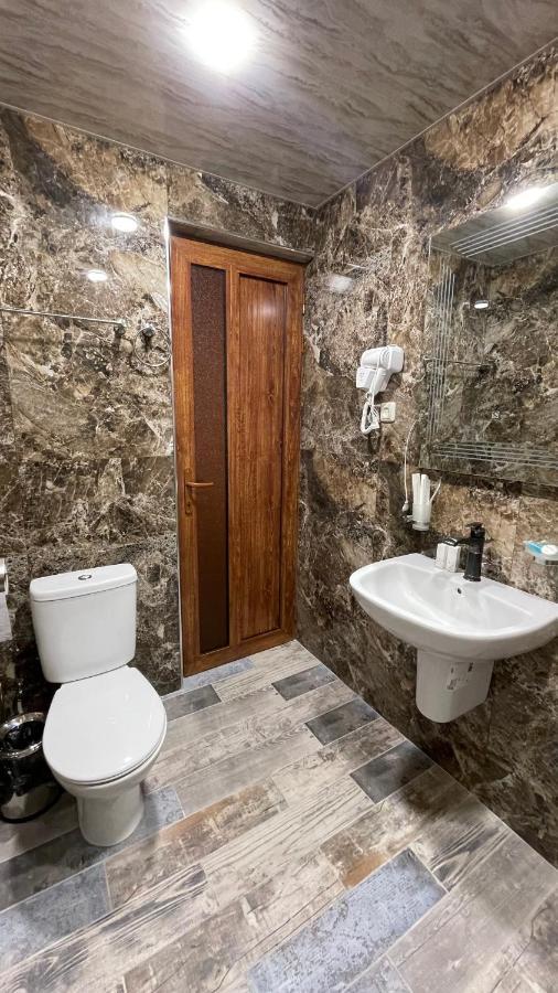Altunyan Hotel Erywań Zewnętrze zdjęcie