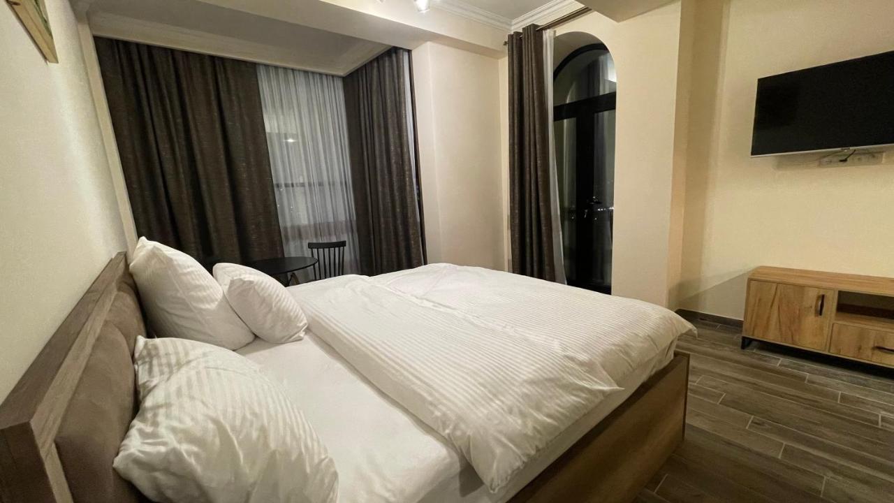 Altunyan Hotel Erywań Zewnętrze zdjęcie